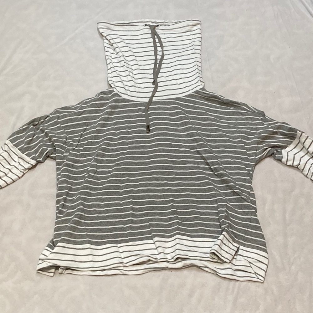 Gray striped hoodie with high neck